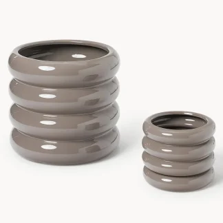 Blumentopf in zwei verschiedenen Größen in taupe